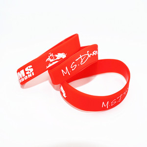 2024 Hot Bán nổi tiếng Ấn Độ thể thao MS dhoni Silicone dây đeo cổ tay Debossed khuyến mại Vòng đeo tay - Product Image 3