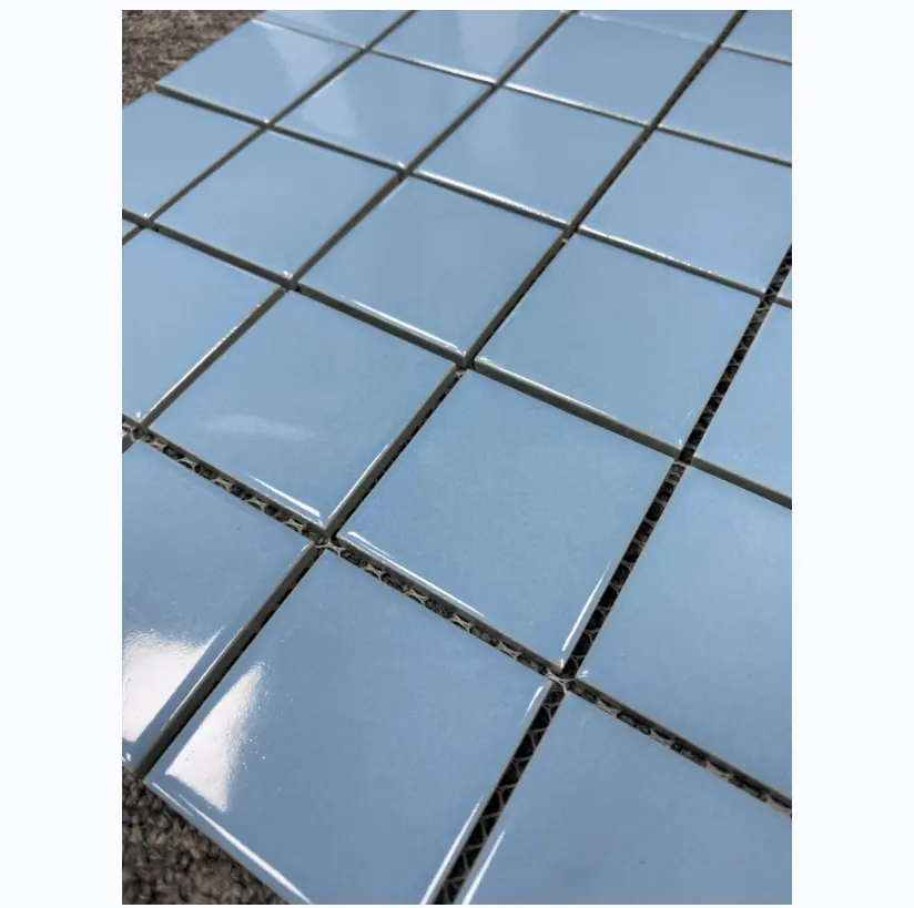 Prezzo all'ingrosso mosaico di vetro hot-melting di alta qualità per il design del pavimento delle piastrelle della piscina del bagno