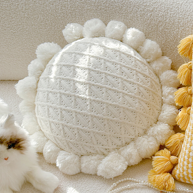 Knitted white futon