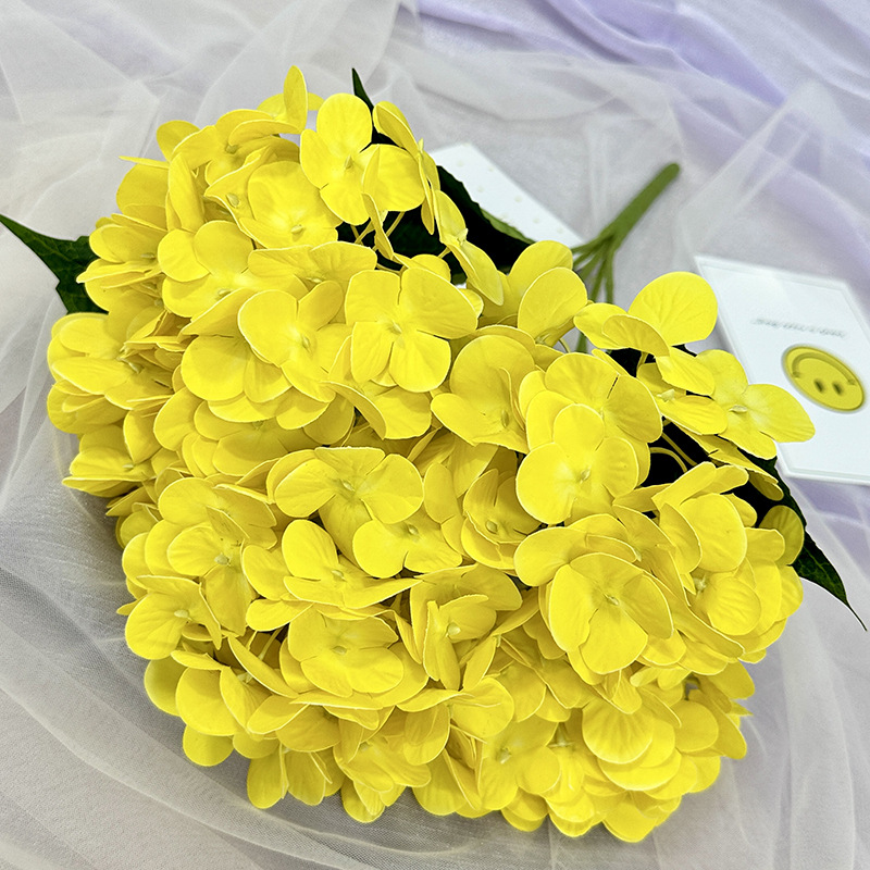 Jaune
