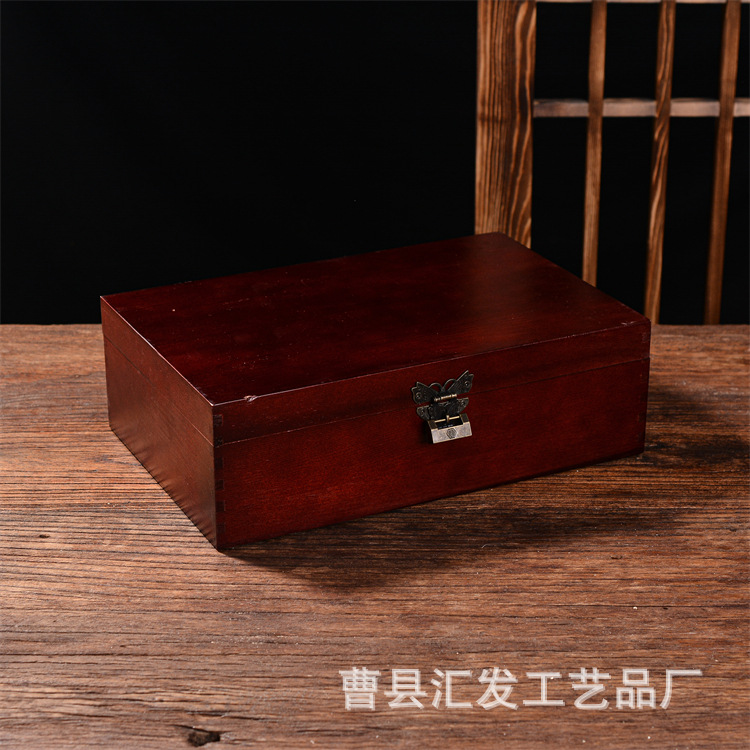 Anti-redwood lacquer padlock
