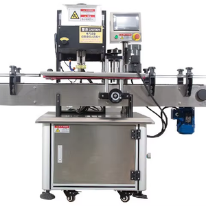 Tappatrici per bottiglie a spruzzo con tappo a vibrazione con nastro trasportatore - Product Image 1