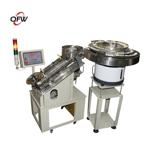 Die voll automatische Nylonschnallen-Montage maschine der QFW Assembly Factory ist nicht standard mäßig mit SPS und Getriebe 1 Jahr Garantie - Product Image 2