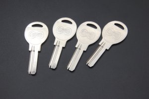 Hot Selling Custom Universal Door <strong>Key</strong> for Blank <strong>Keys</strong> in Vehicle Shape of House - Product Image 2