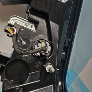 Hakiki Geely Atlas Starray BoyueL FX11 kırmızı LED arka lambası yeni sağ arka kombinasyon yan Surround 8892468341/7057047100 modeli - Product Image 2