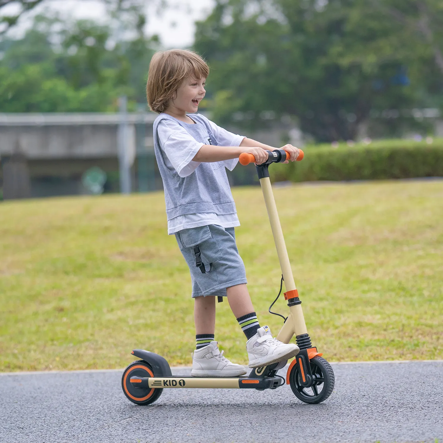 Trottinettes pour enfants 4x4 tout terrain pliantes pour enfants avec frein à la 5ème roue 24V 300W