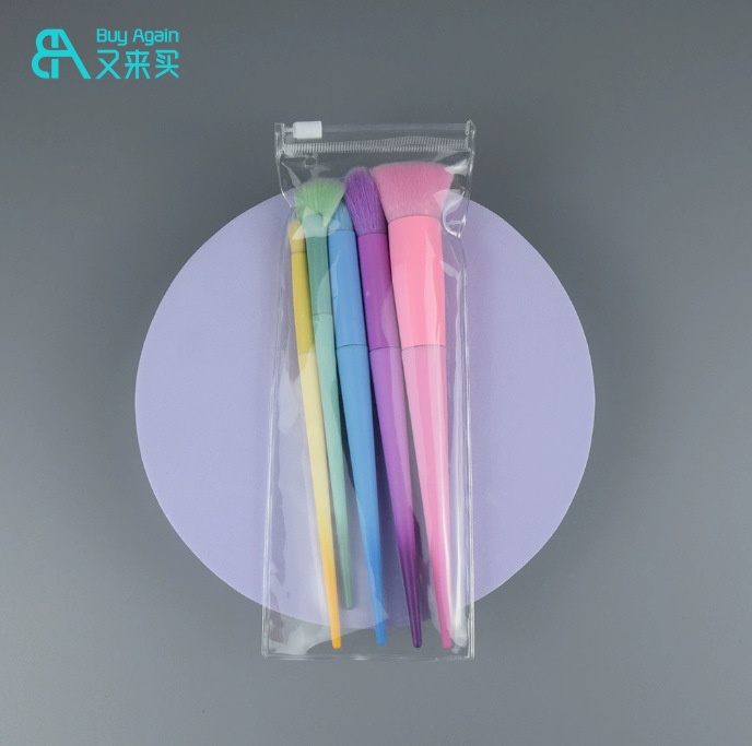 Ensemble de 5 pinceaux de maquillage colorés