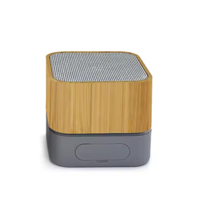 Logo personalizzato Mini portatile per altoparlanti Bluetooth con luci RGB 3W suono e Slot per schede TF per feste Home Theatre uso esterno - Product Image 4