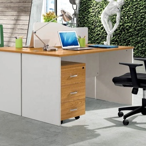 Escritorio de muebles de oficina de madera simple moderno para uso del personal y la computadora - Product Image 1