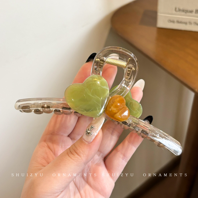 226# Pince en forme de coeur transparent vert clair, longueur 13 cm