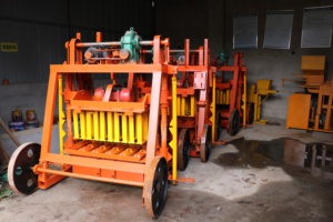 Máquina semiautomática para fabricar bloques, máquina de producción de bloques para construir en China/África - Product Image 2