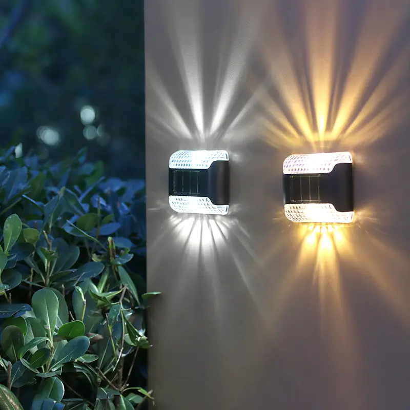 Moderna decorazione da giardino impermeabile luce notturna per la casa applique da parete solare a Led per esterni Up Down Wall Light