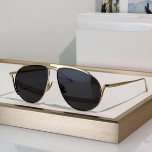 Catalogue de luxe femmes lunettes de soleil de créateur lunettes de soleil pilote surdimensionnées UV400 monture en métal lunettes de soleil hommes lunettes de mode - Product Image 5