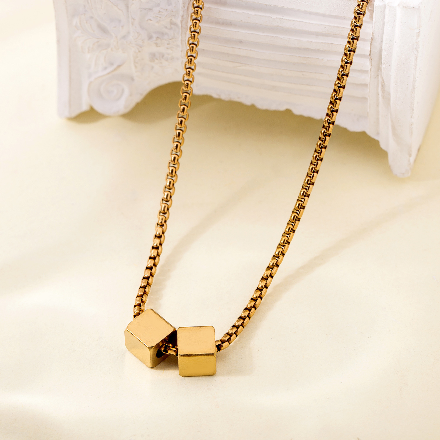 Oro-Due cubi