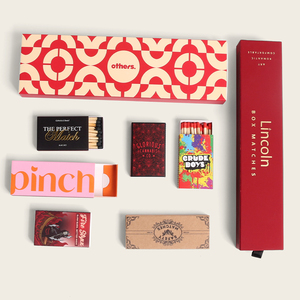 Baskı Logo Custommatchbox paketi ile özelleştirilebilir zarif kabartmalı Flip Top Matchbox maçlar - Product Image 1