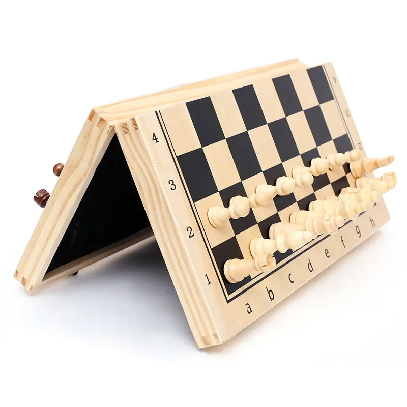Оптовая продажа настольные игрушки деревянные магнитные шахматы Складные портативные международные шахматы