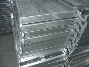 高强度穿孔脚手架板金属猫板平台甲板金属脚手架木板挂钩脚手架木板