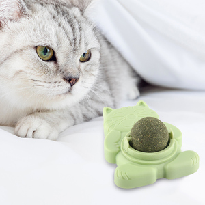 Venta caliente pura hoja de menta Natural Material cubierta diseño 360 rotación Catnip bola juguete gato Nip juguete