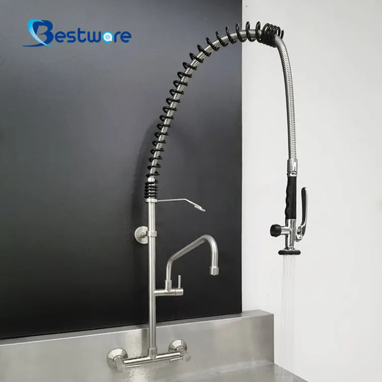 Design moderno in acciaio inox montaggio a parete rubinetto commerciale Pre-risciacquo vasca da cucina calda/fredda per alberghi con Spray Pull down