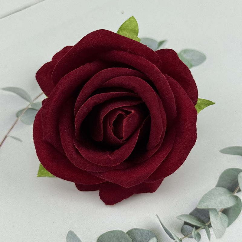 สีแดงขนาดใหญ่