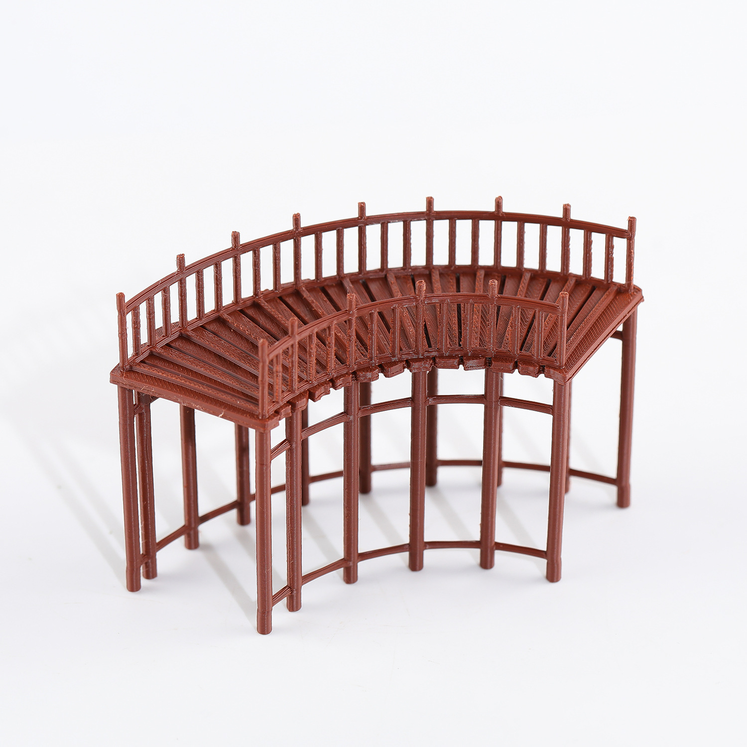 The height of the curved viaduct is 7.5*12*5.5CM