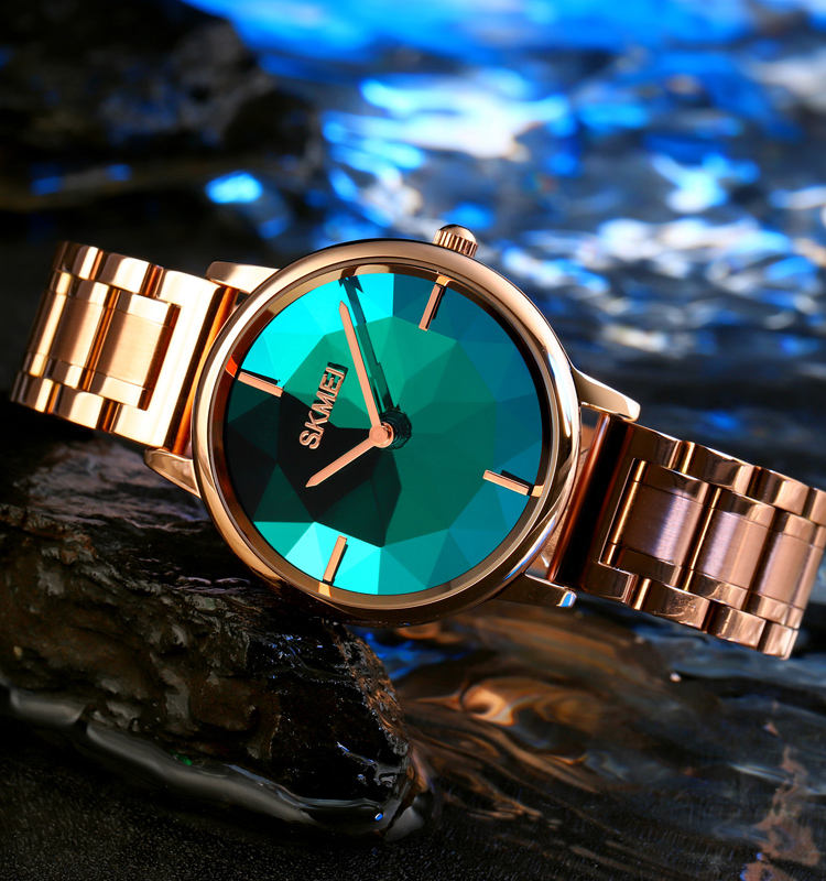 สีเขียว