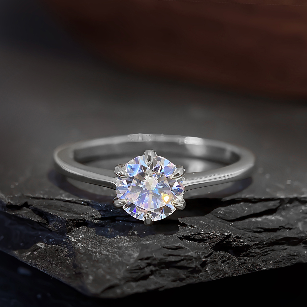 สีขาวเงิน