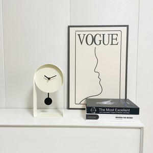 Orologio a pendolo in metallo color Beige arcuato orologio da scrivania senza ticchettio, decorazione da tavolo per l'home Office 10.8 ''H fantasia di vendita calda per i regali