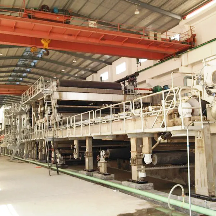 Ligne complète de machine à pâte de bois vierge bambou chanvre bagasse cannelure machine de fabrication de papier ondulé en vente