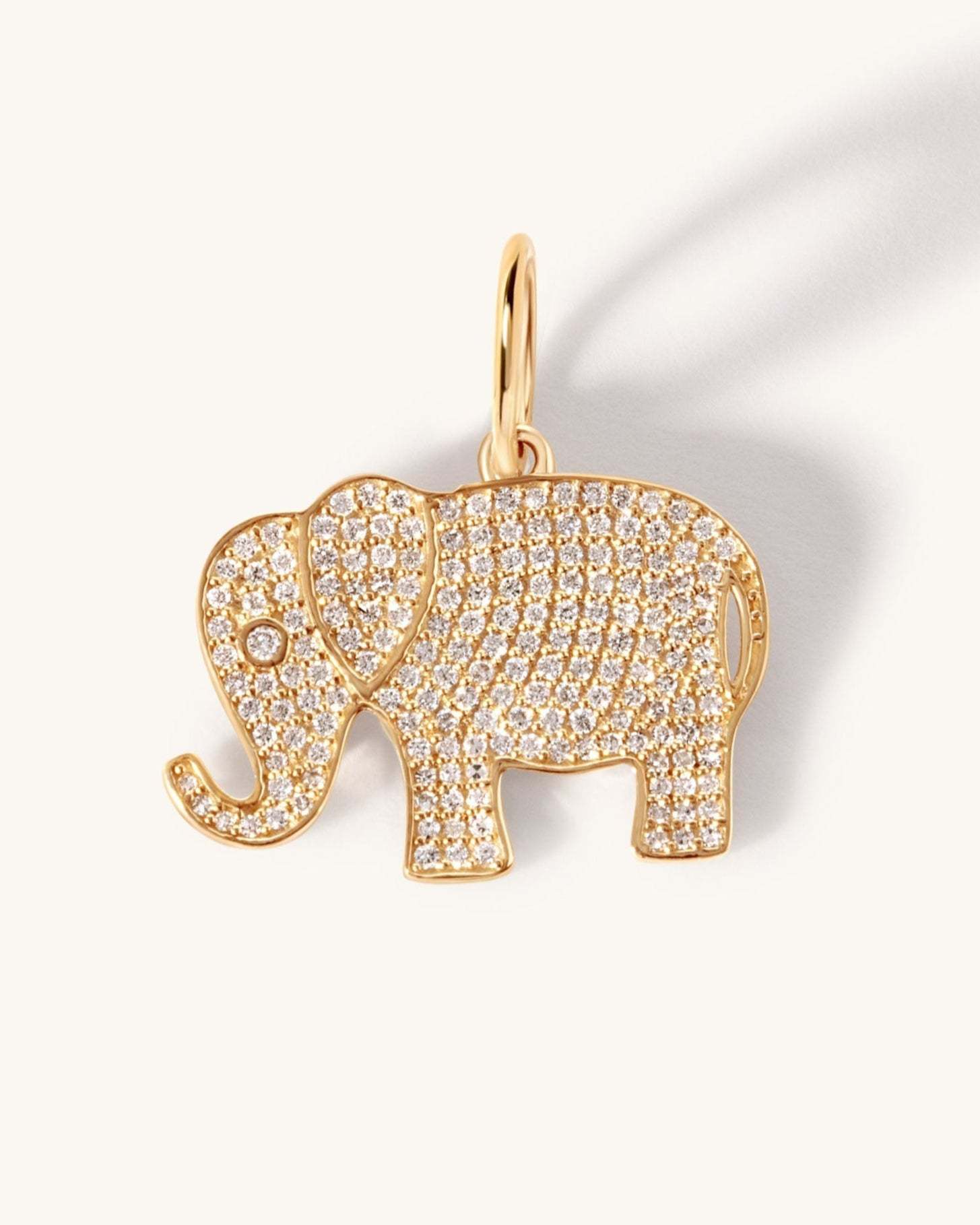 Pendentif éléphant incrusté de diamants