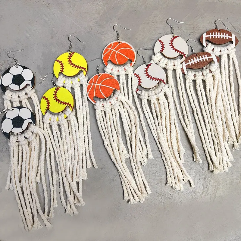 Pendientes de fútbol grandes con borlas de algodón, aros bohemios de madera para Rugby, baloncesto y béisbol