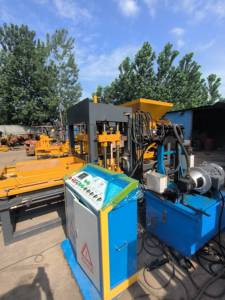 Volautomatische <span class=keywords><strong>Machine</strong></span> Voor Het Maken Van Betonblokken <span class=keywords><strong>Qt4</strong></span>-<span class=keywords><strong>15c</strong></span> Machines Voor Cementholle Bakstenen - Product Image 4