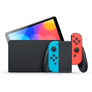 ジョイスティックとゲームコントローラーを出荷する準備ができているすべてのバージョンの人気の新しいゲームコンソール