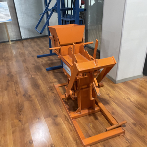 Цена на ручную машину для производства кирпича из глины - Product Image 1