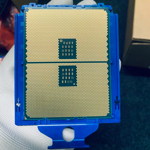 AMD Dragon EPYC 7261新的未包装线程处理器2.8GHz频率Athlon四核服务器插座