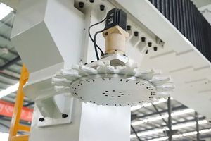 Máquina de tallado de madera con Control numérico CNC de 5 ejes grande, precio de fresado, enrutador, Centro de carpintería en India - Product Image 4
