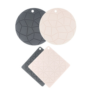 永利圆形热垫Trivets防滑硅胶Trivet桌面垫，耐热锅架 - Product Image 1