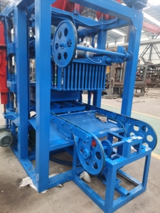 Полуавтоматическая машина для производства цементного кирпича - Product Image 4