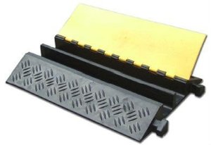 Üzerinde damla dayanıklı 3 veya 5 kanal kauçuk kablo koruyucu apronu açık olay tel kablo koruyucusu - Product Image 3
