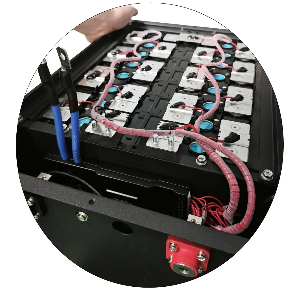 Batteria per auto da golf agli ioni di litio da 48volt batteria per carrello da golf lifepo4 48v 100Ah con caricabatterie bms