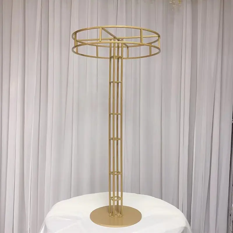 Soporte dorado (4 pies de altura, círculo superior de 60 cm)