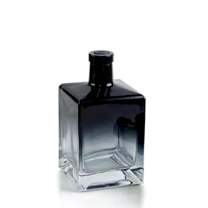 定制半色黑绿色贴花花式酒瓶<span class=keywords><strong>700</strong></span>毫升龙舌兰酒杜松子酒伏特加方形玻璃酒瓶500毫升750毫升