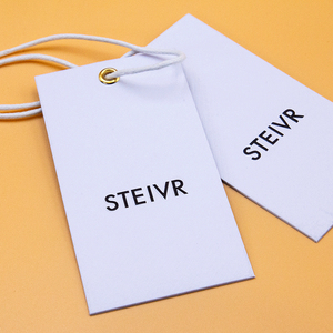 Etiquetas colgantes con logotipo personalizado Diseño e impresión Etiqueta de ropa de moda Etiqueta colgante de ropa en relieve con cuerda - Product Image 1