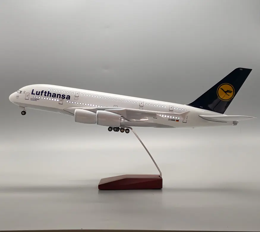 Personalizar A380 Lufthansa LED modelo de avión control de voz modelo de avión de pasajeros 1:160 46cm ahueca hacia fuera el fuselaje