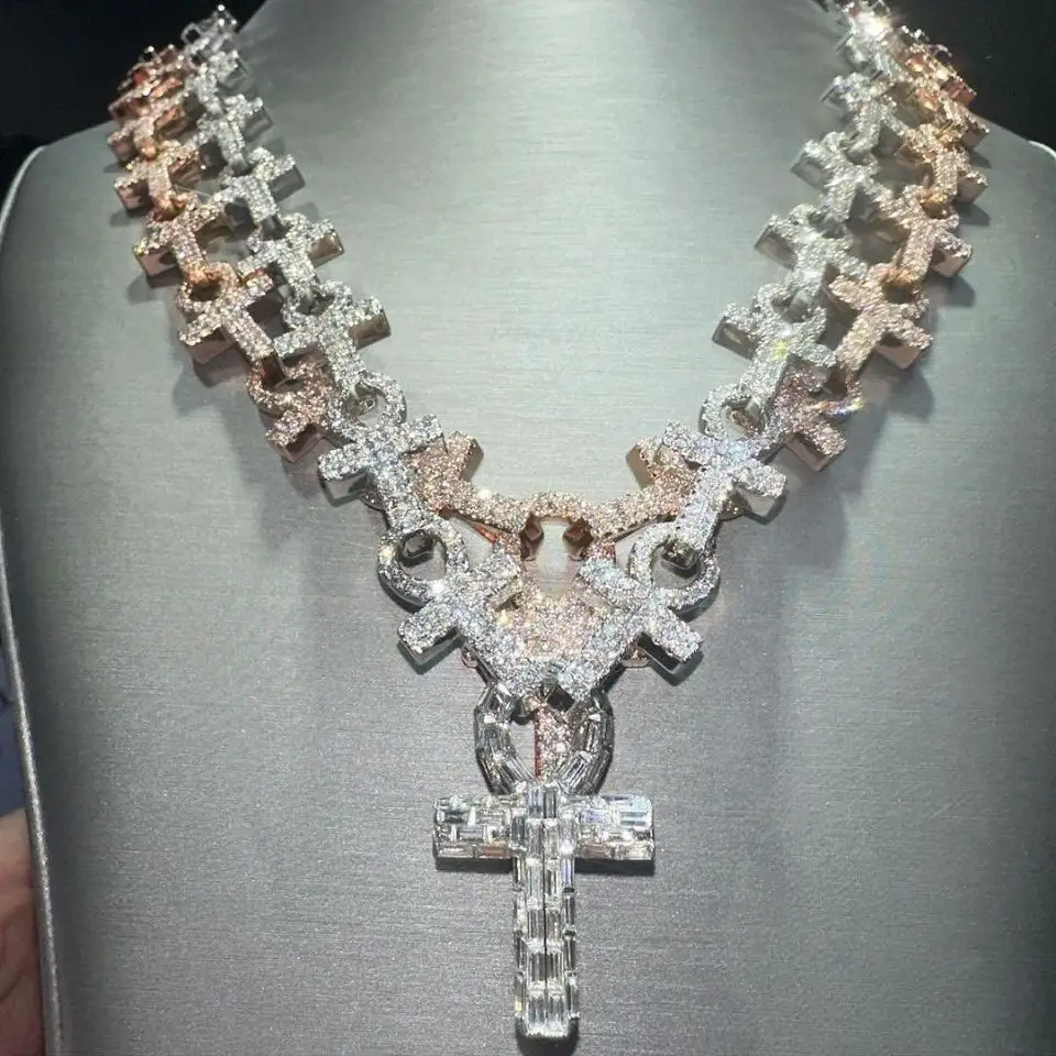 الأزياء والمجوهرات قلادة مخصصة قلادة من VVS مويسانيتي الصليب مع الفضة المثلجة للرجال
