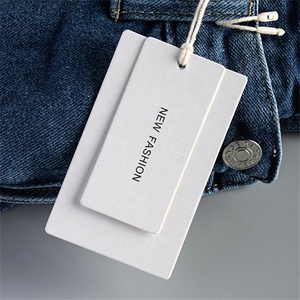 Cartón blanco Textura única Ropa personalizada Etiquetas colgantes Swing Tag Diseño simple con cuerdas gratis - Product Image 6