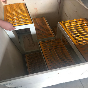 工厂生产用于楼梯安全楼梯踏板格栅的优质鳄鱼嘴型防滑板