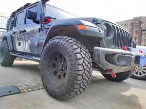 SUVカータイヤ中国Ilinkブランド215/40R17 235/50R17 215/35R18ニューマティコスR16 R17アウタータイヤータイプサイズ<span class=keywords><strong>ZR</strong></span> 17 45 50 55