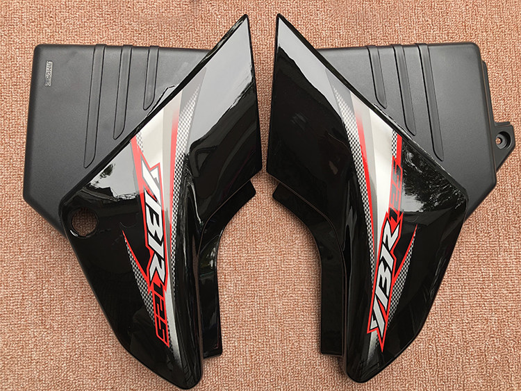 07 Black Pair
