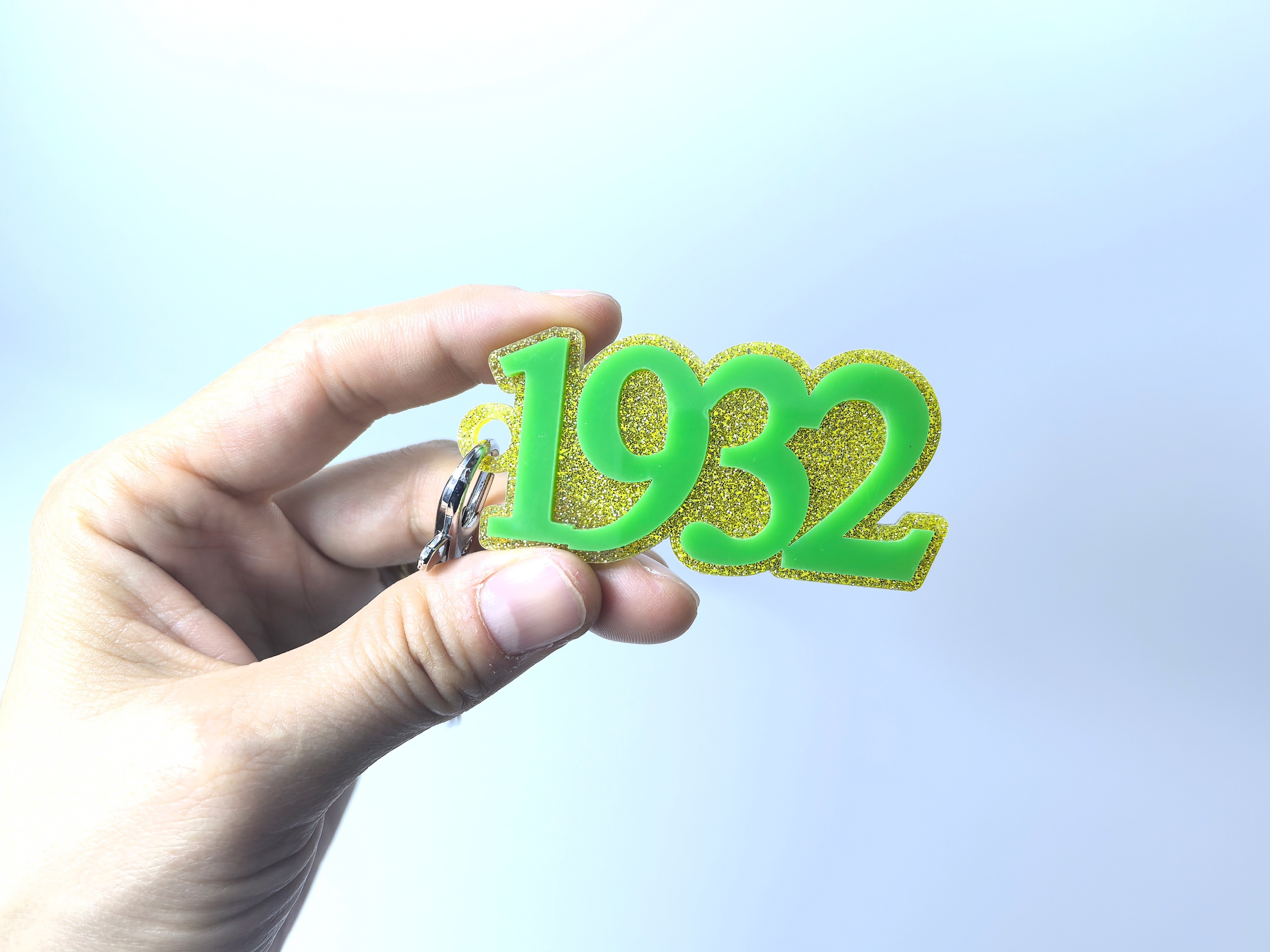 1932